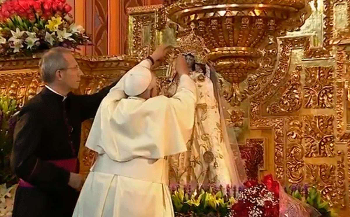 Papa visita Ancianato de las hermanas de la Caridad y El Quinche