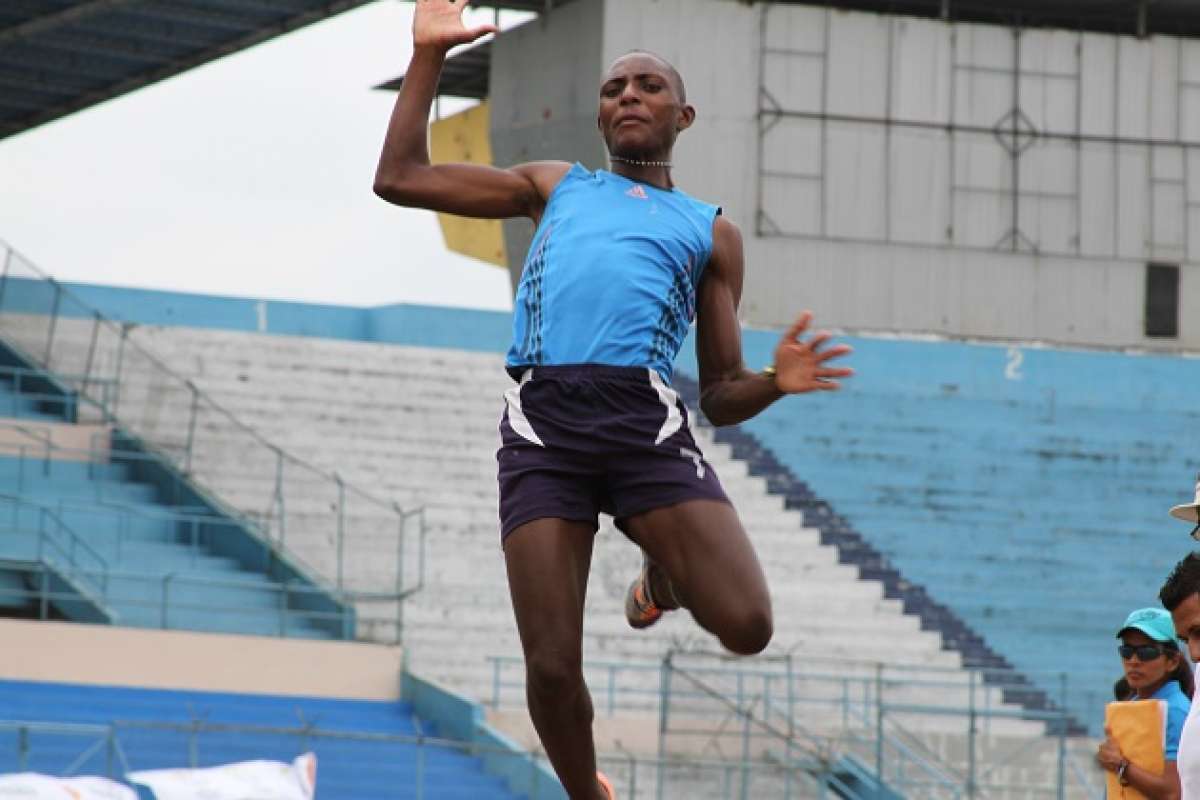 Damian Carcel&eacute;n, que participa en salto alto T20, es parte del proyecto de apoyo a deportistas paral&iacute;mpicos 2015. Foto: Cortes&iacute;a  Comit&eacute; Paral&iacute;mpico Ecuatoriano. 