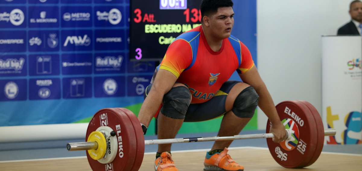 Carlos Escudero durante uno de sus intentos en la categor&iacute;a +85 kg, donde gan&oacute; oro y rompi&oacute; varios r&eacute;cords.