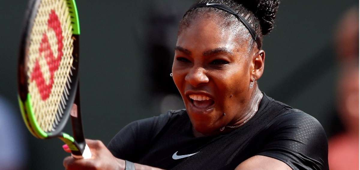 Serena Williams regresa a un Grand Slam con &eacute;xito tras su maternidad