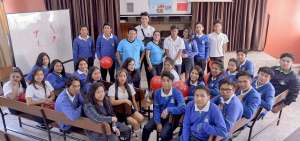 Los estudiantes de bachillerato intercambiaron sus criterios y experiencias para conocer m&aacute;s sobre el Virus de Inmunodeficiencia Humana.