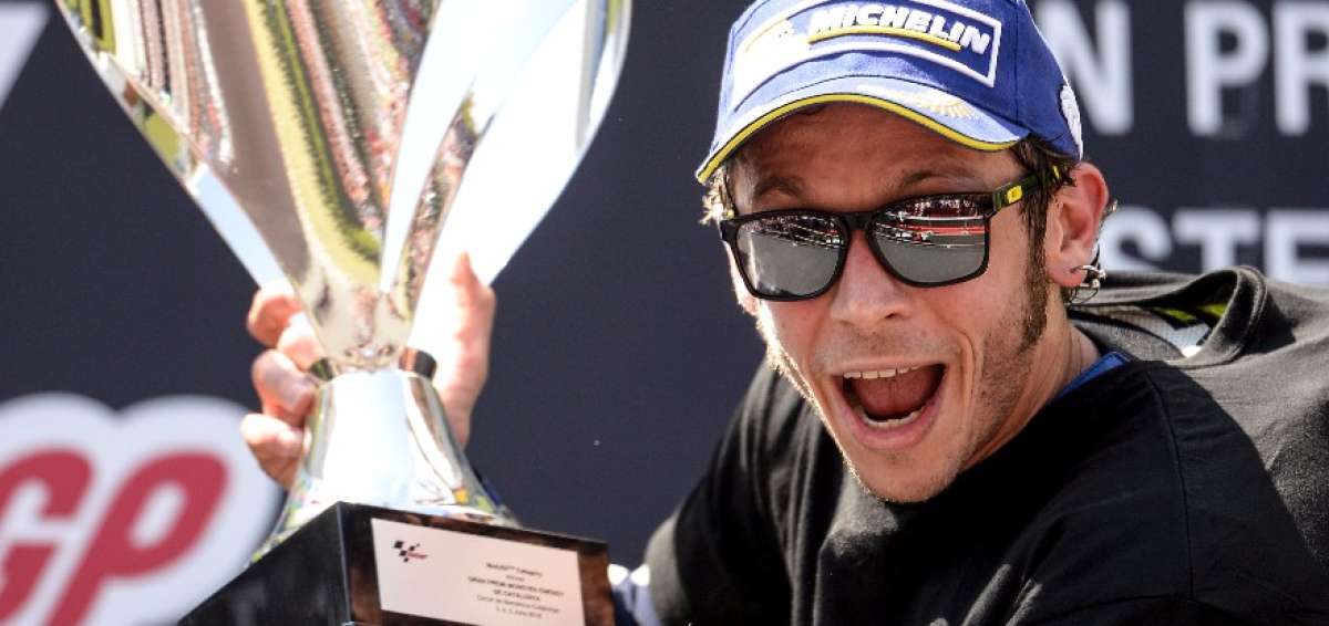 Valentino Rossi gana en Montmel&oacute; y da emoci&oacute;n al Mundial MotoGP