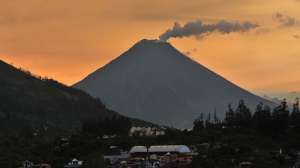 El volc&aacute;n Tungurahua visto desde Patate. Foto: Roberto Ch&aacute;vez / EL TEL&Eacute;GRAFO 