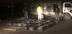 En el sector de los Bomberos, de la Base A&eacute;rea de Manta, se incaut&oacute; 1 tonelada 144 kilogramos de droga.