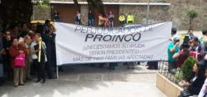 Varios perjudicados se concentraron en los exteriores del juzgado.