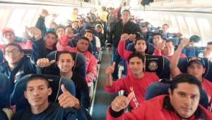 Fotograf&iacute;a cedida por la Secretar&iacute;a de Riesgos en donde se observa a los elementos que viajaron desde Guayaquil hasta la capital de la Rep&uacute;blica. 