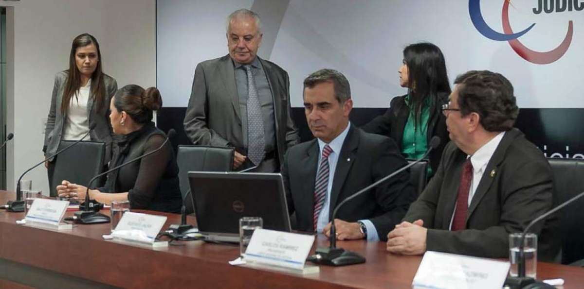 Las autoridades judiciales y policiales del pa&iacute;s se reunieron ayer en la Mesa de Justicia.