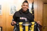 Billy Arce se tiñó en su cabeza los colores de Peñarol