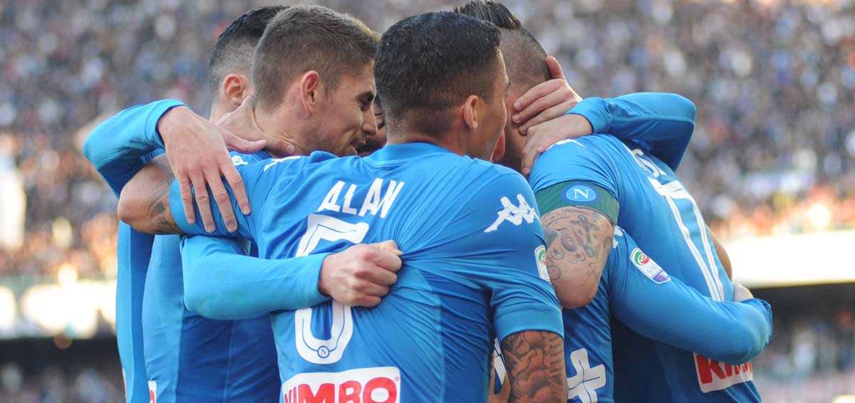 N&aacute;poles apuntala su liderato y el Inter se desinfla