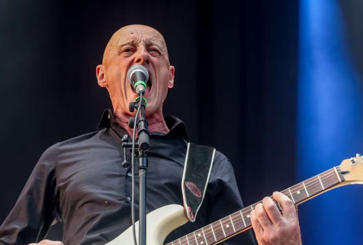 Un cáncer de páncreas acabó con la vida del vocalista de Ilegales, Jorge Martínez