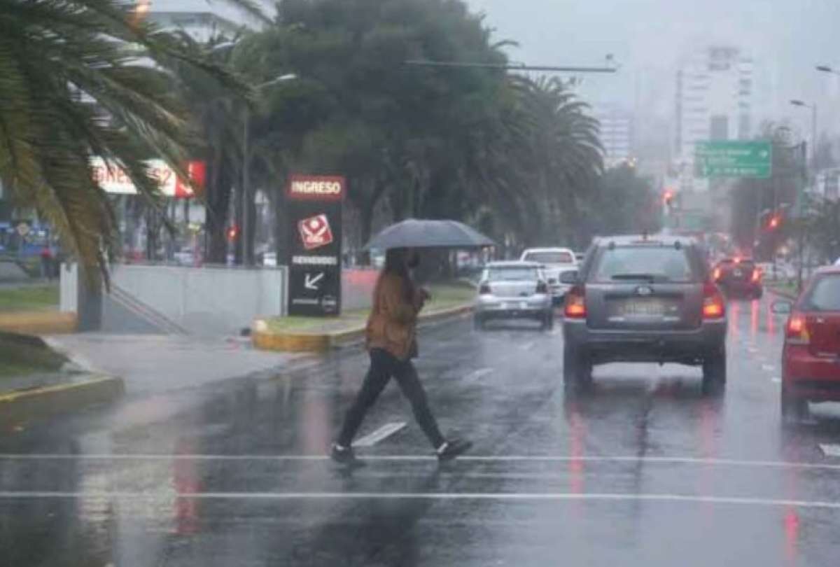 El Inamhi prevé lluvias en la Sierra, lloviznas en la Costa y Amazonía, y tiempo estable en Galápagos durante el feriado de noviembre.