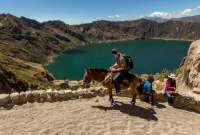 Los burro y caballos son usados para el traslado de turistas en el Quilotoa. 