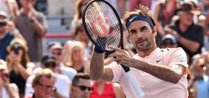 Federer a 'semis' de Montreal tras superar a Bautista