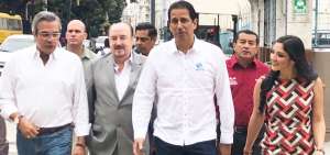 Jimmy Jairala (i), Gustavo Larrea, Jos&eacute; Francisco Cevallos y Nathaly Toledo mantuvieron una reuni&oacute;n en Guayaquil. 