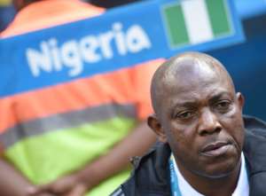 Stephen Keshi se quej&oacute; mucho por la actuaci&oacute;n del &aacute;rbitro estadounidense en el encuentro. Foto: EFE