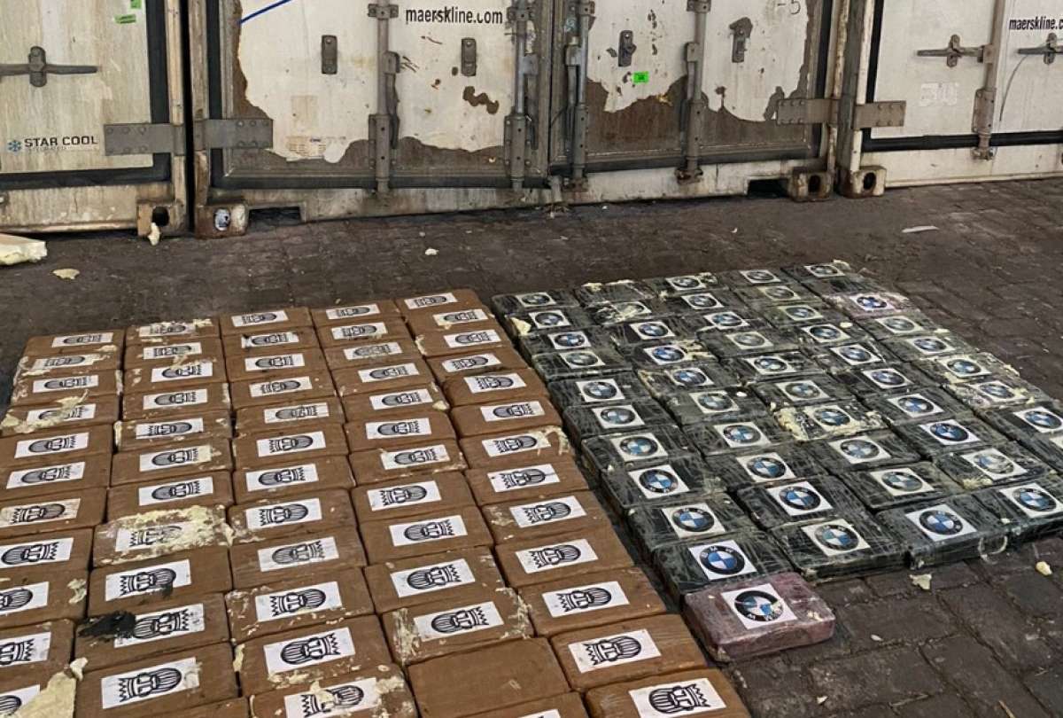 Los paquetes de droga estaban ocultos en un contenedor de banano.