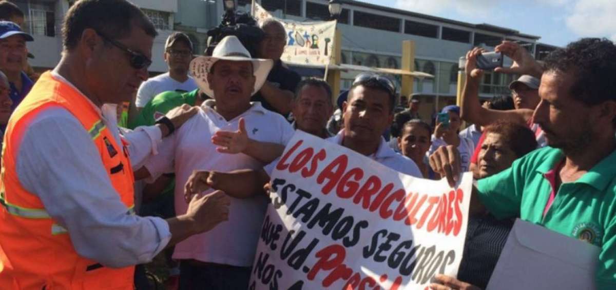 Presidente Correa visit&oacute; zonas afectadas en Rocafuerte