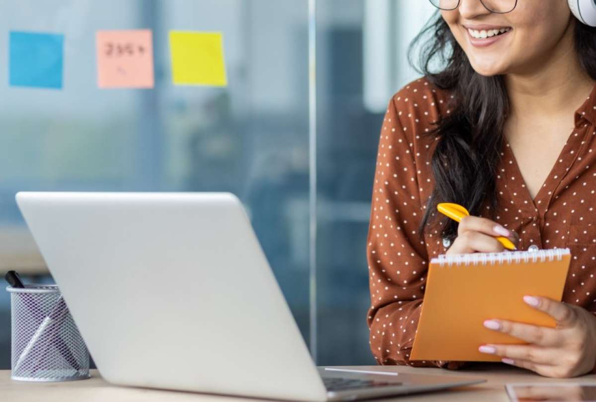 El Ministerio del Trabajo y la Organización Mundial de Alfabetización ofrecen 100.000 becas del 60% para estudios de tercer y cuarto nivel, totalmente en línea. Los beneficiados serán funcionarios públicos y sus familiares. 