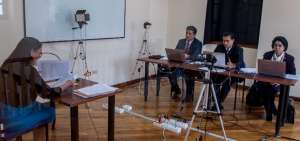 Los postulantes durante su evaluaci&oacute;n pr&aacute;ctica.