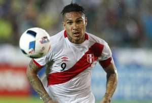 Paolo Guerrero reveló los mensajes que llegaron a su madre