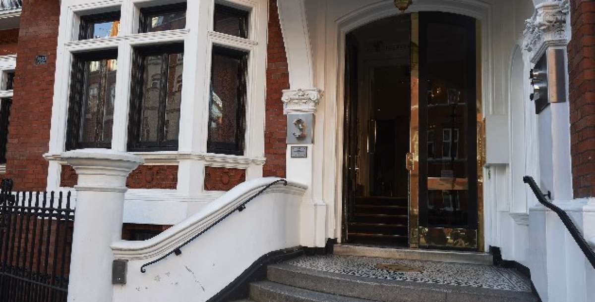 El fundador de WikiLeaks lleva 3 a&ntilde;os en la Embajada de Ecuador en Londres. Foto: AFP 
