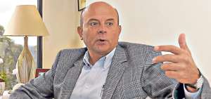 "Cada kil&oacute;metro de los Quitocables costar&aacute; cerca de $ 12 millones. Car&iacute;simo"