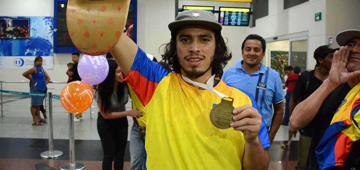 Mata triunfa en el skateboarding y gana una medalla panamericana
