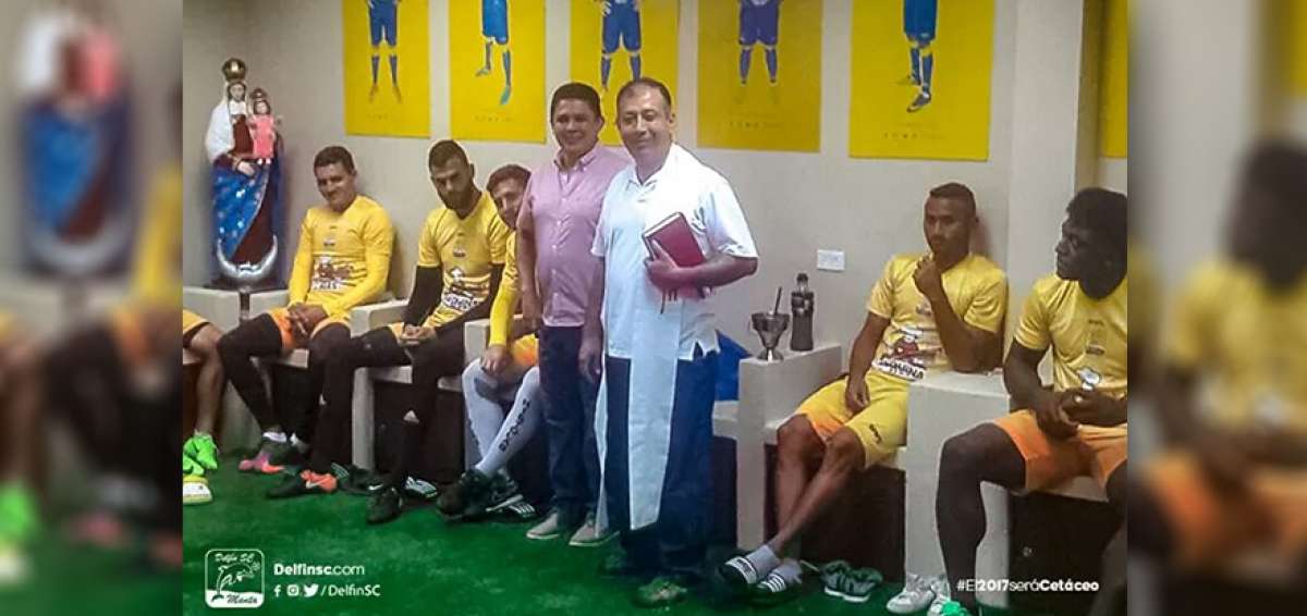Delf&iacute;n: el sorprendente l&iacute;der de Ecuador con ayuda... &iexcl;divina!