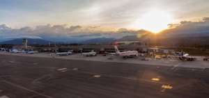 Algunos vuelos segu&iacute;an cancelados en aeropuerto de Quito