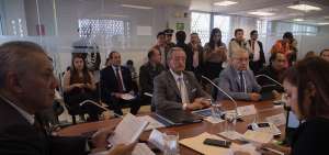 En sesi&oacute;n reservada compareci&oacute; la tarde de ayer el ministro de Defensa, Oswaldo Jarr&iacute;n, en la Comisi&oacute;n Legislativa.