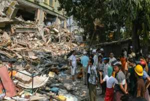 La cifra de víctimas sigue en aumento mientras continúan las labores de rescate en la región de Mandalay. 