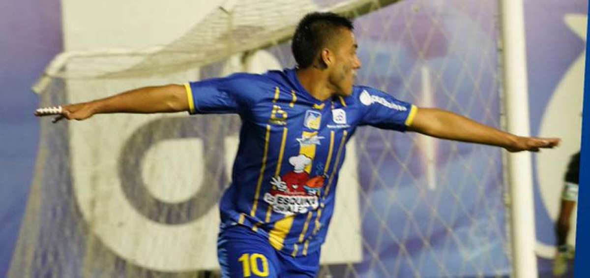 Andr&eacute;s Chica&iacute;za fue el autor del gol de la victoria.