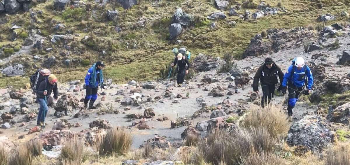 Localizan a tres ciudadanos extraviados en volc&aacute;n ecuatoriano Antisana