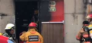 Bomberos controlaron incendio en local comercial en Samborond&oacute;n