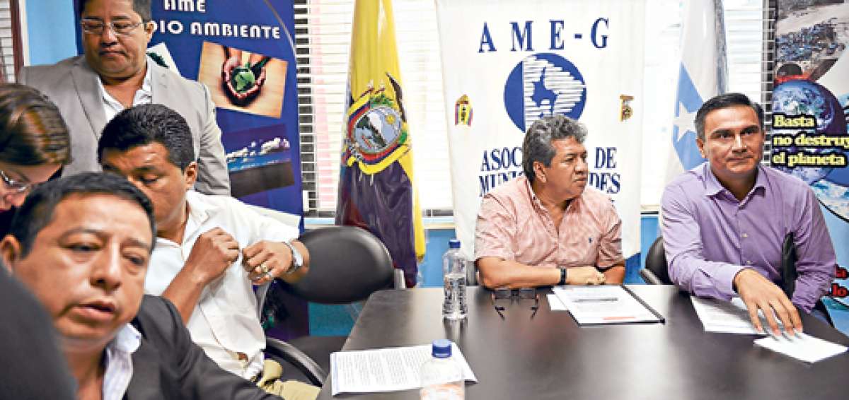 A finales de febrero, los miembros de AME Guayas expresaron su respaldo a la rebaja salarial decretada por el Gobierno Nacional. Foto: Archivo