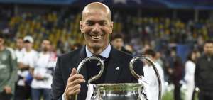 Zidane, primer DT de la historia en ganar tres Champions consecutivas