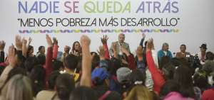El presidente Len&iacute;n Moreno se reuni&oacute; con unos 200 beneficiarios de los bonos gubernamentales, este martes 16 de octubre en Quito.