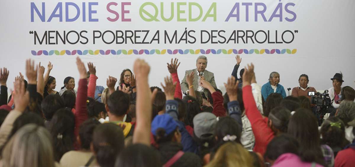 El presidente Len&iacute;n Moreno se reuni&oacute; con unos 200 beneficiarios de los bonos gubernamentales, este martes 16 de octubre en Quito.
