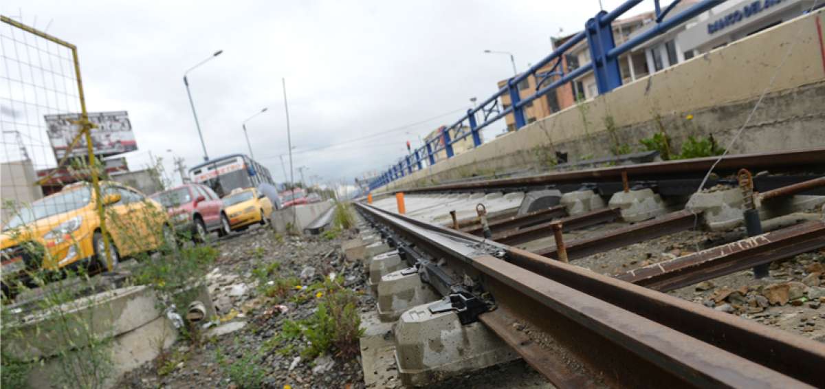 En el sector de la Chola Cuencana los trabajos del tranv&iacute;a est&aacute;n abandonados desde el a&ntilde;o anterior.
