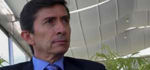 El profesor universitario opina que el ejecutivo podr&iacute;a convocar a una consulta popular para que se ratifique a la comunicaci&oacute;n como un derecho. 