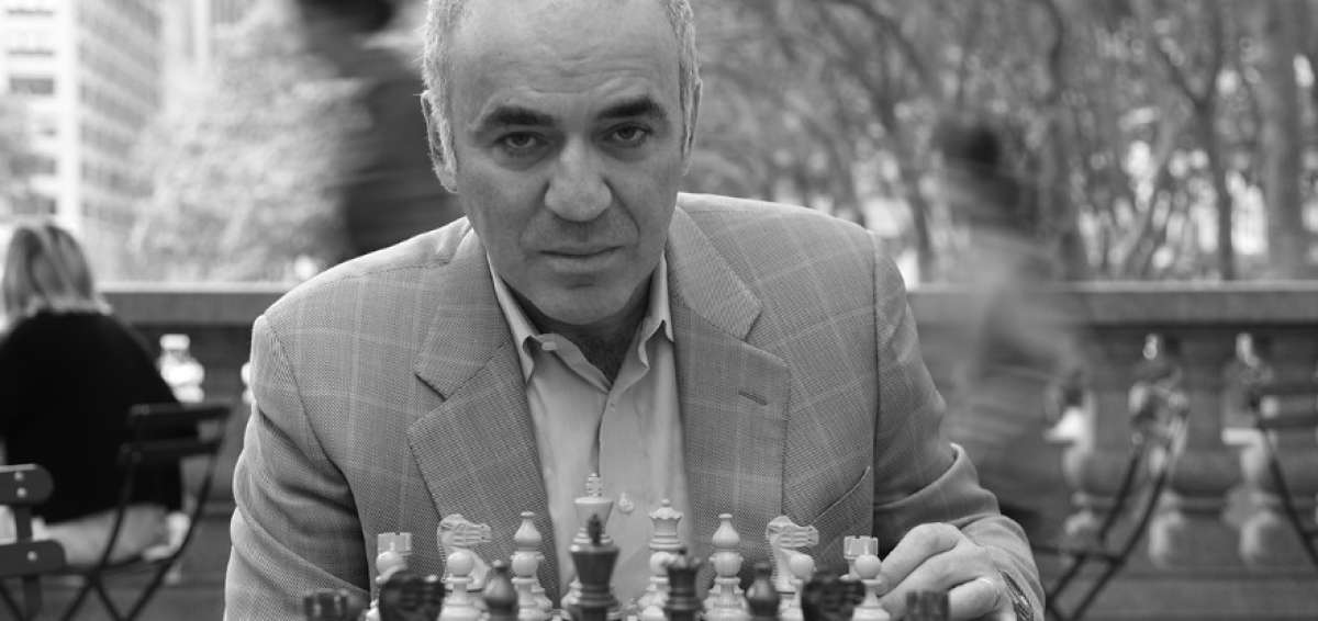 Kasparov vuelve 12 a&ntilde;os despu&eacute;s para sacudir el mundo del ajedrez