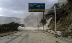 La Panamericana Norte permanecer&aacute; cerrada al tr&aacute;fico vehicular. Foto: John Guevara/ EL TEL&Eacute;GRAFO