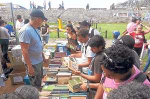 Con varias actividades al final de la feria, los organizadores pretenden mantener en los visitantes el mismo entusiasmo que desbordaban al llegar. Foto: Xavier Letamendi / El Tel&eacute;grafo.