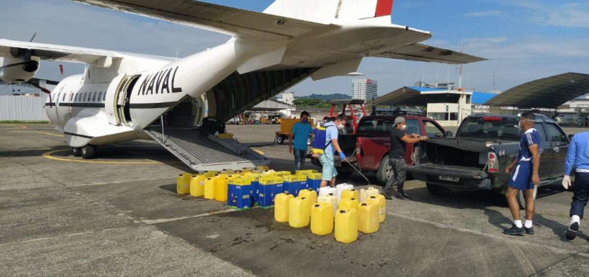 Aviaci&oacute;n Naval traslada material sanitario a la Amazon&iacute;a