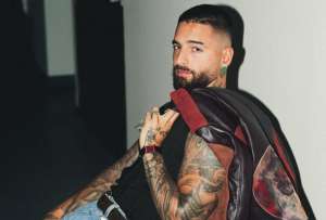 Maluma enfureció con una fan por llevar a su bebé de un año al concierto. 