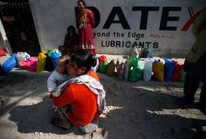 M&aacute;s de 200 mil familias siguen viviendo en hogares temporales a una altitud de m&aacute;s de 1.500 metros. Foto: Internet
