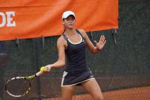 Camila clasific&oacute; a la gira europea tras quedar segunda en su categor&iacute;a  (sub-16) en la Gira Cosat. Foto: Cortes&iacute;a 