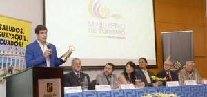 El actor ecuatoriano Danilo Carrera fue el anfitri&oacute;n del evento y dedic&oacute; su reciente premio de TV a la ciudad.