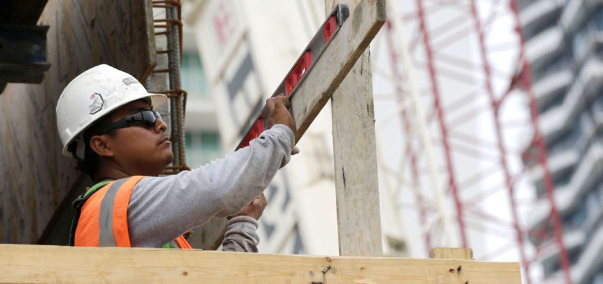 El empleo en la construcci&oacute;n se recupera