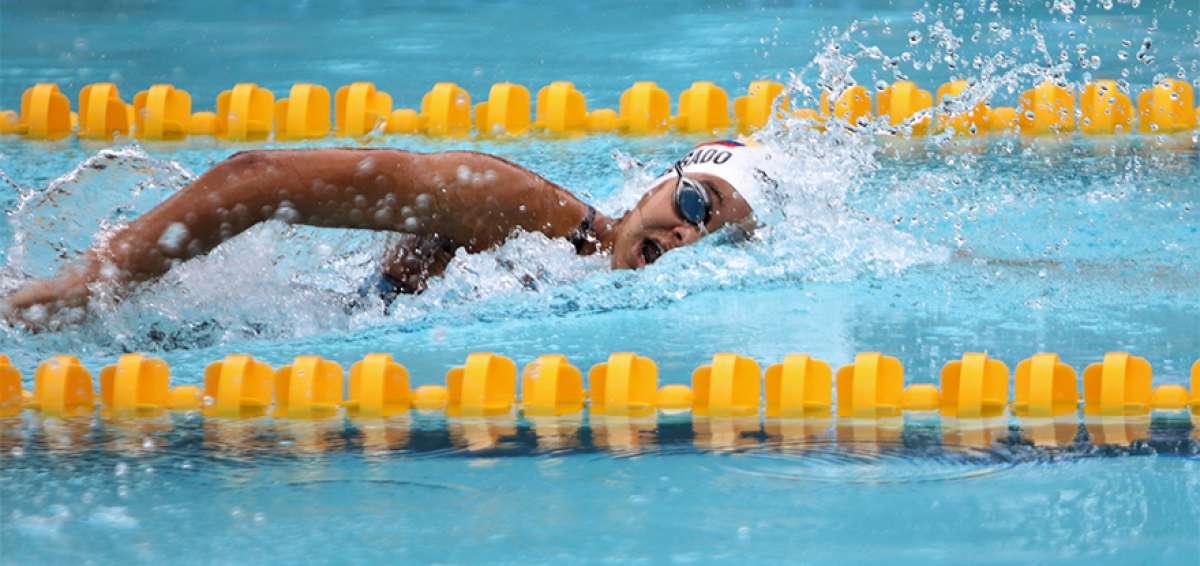 La nadadora ecuatoriana Anicka Delgado conquist&oacute; la medalla de oro en los 50 metros estilo mariposa en el Campeonato Sudamericano Juvenil de Nataci&oacute;n, que se realiza en Santiago de Chile y en el que Ecuador sum&oacute; cuatro doradas.